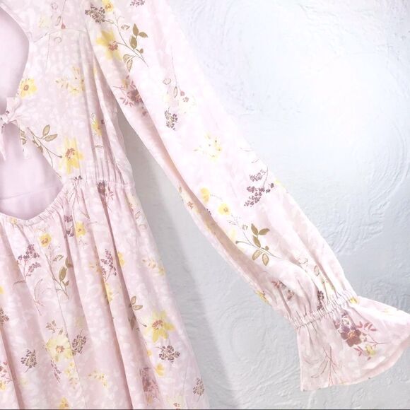 Art Class Pastel Pink Floral Dress-cut Out Back - Picture 9 of 16